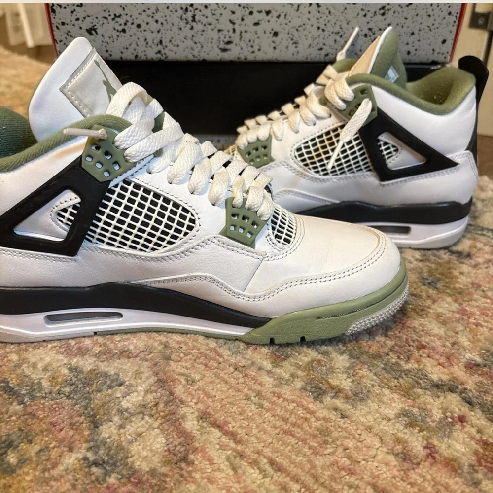 sea foam green jordan 4s - Picture 5 of 5